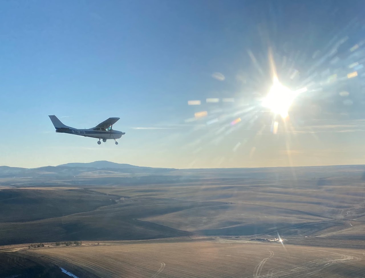 Tad flying N71879 over the Palouse